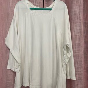 Isaac Mizrahi White Long Sleeve Scoop Neck Top